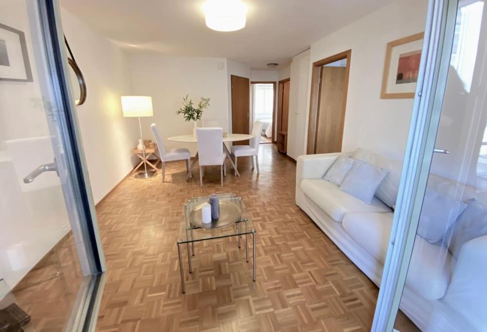 Comfortable, Very Well Located Between Train Station And Lake! لوزان المظهر الخارجي الصورة